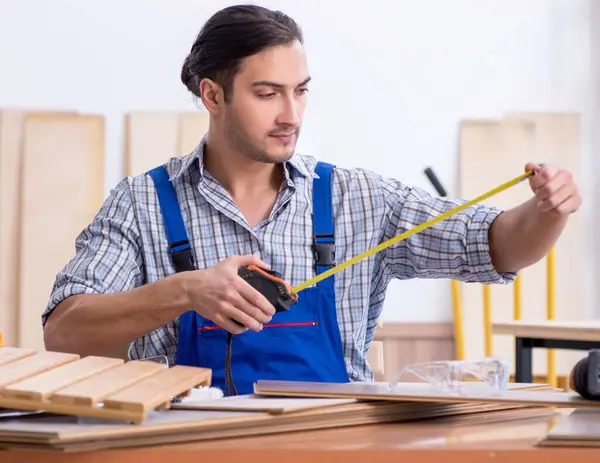 Young Male Carpenter Working Indoors — Stock Photo, Image