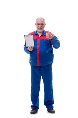 Yaşlı erkek ustabaşı beyaz üzerine izole edilmiş.