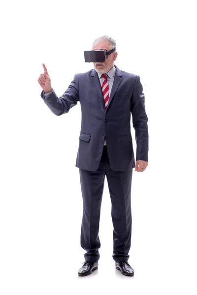 白で隔離された仮想メガネを身に着けているビジネスマン — ストック写真
