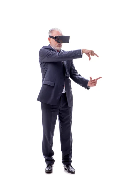 Üzletember Visel Virtuális Szemüveg Elszigetelt Fehér — Stock Fotó