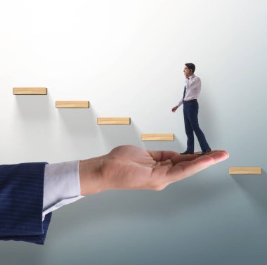 İş adamının kariyer merdiveni konsepti.