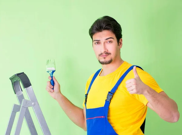 Jovem Pintor Fazendo Renovação Casa — Fotografia de Stock