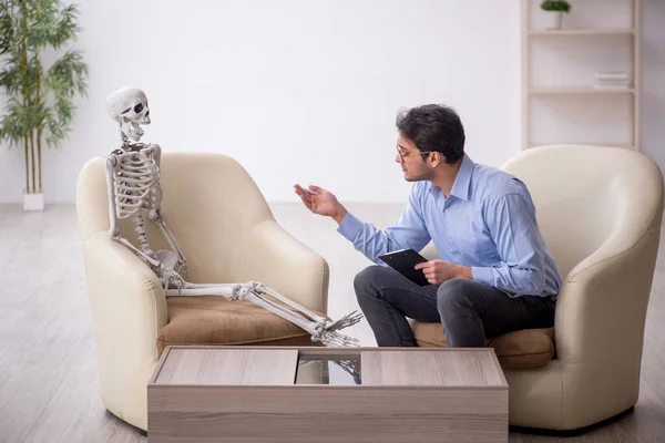 Young Psychologist Meeting Skeleton — Stock Photo, Image