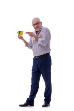 Eski patronun elinde kredi kartı var.