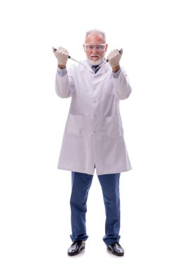 Yaşlı kimyagerin beyazı.