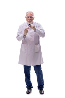 Yaşlı kimyagerin beyazı.
