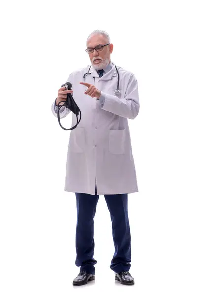 ホワイトで孤立した老医師 — ストック写真