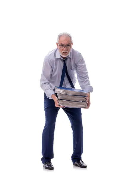 Alter Männlicher Angestellter Mit Papieren Auf Weißem Grund — Stockfoto
