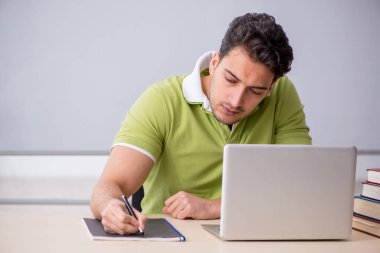 Telekulasyon konseptinde genç öğrenci