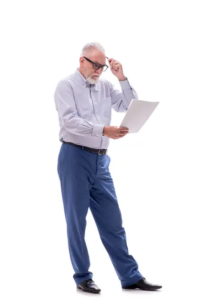 Alter Chef Liest Papier Isoliert Auf Weiß — Stockfoto