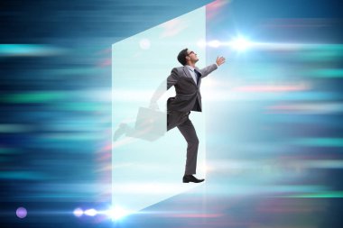 İş adamı iş dünyasında sanal dünyaya giriyor.