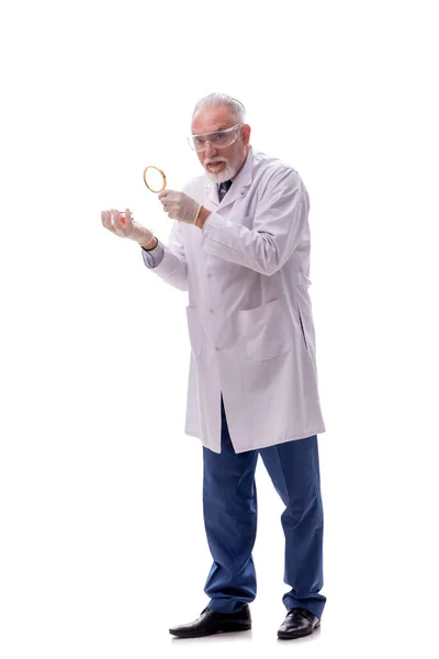 白に隔離された古い化学者 — ストック写真
