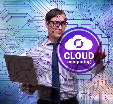 Kadınların tuşlara bastığı bulut hesaplama konsepti