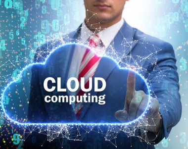 Kadınların tuşlara bastığı bulut hesaplama konsepti