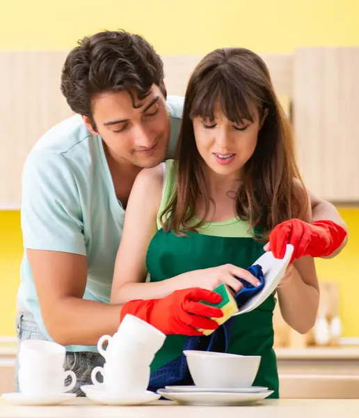 Young Couple Working Kitchen — Stock Photo, Image
