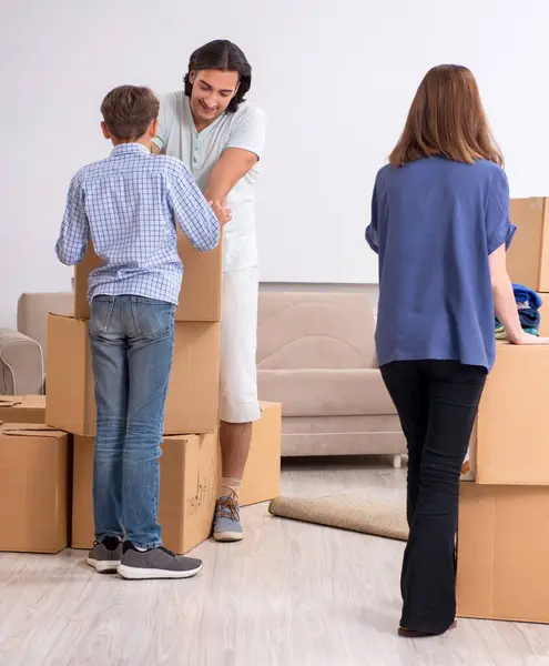 Young Family Moving New House — Stock Photo, Image
