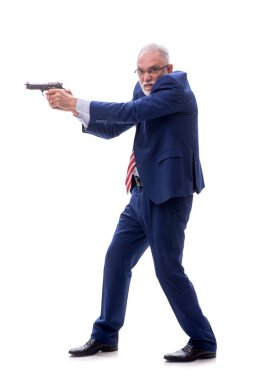 Silahlı, yaşlı bir polis memuru beyazları soyutladı.