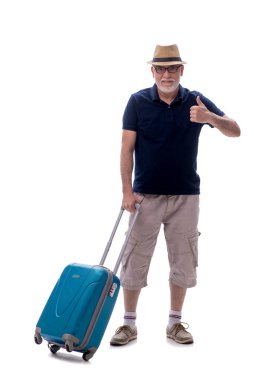 Seyahat konsepti olan yaşlı işadamı beyaza izole edilmiş