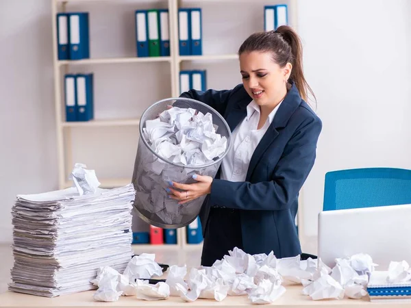 Businesswoman Rejecting New Ideas Lots Papers — Stock Photo, Image