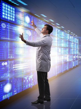 Erkek doktorla teletıp konsepti