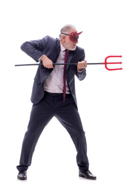 Şeytan işadamı mızrağı beyaza sapladı.