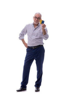 Eski patronun elinde kredi kartı var.