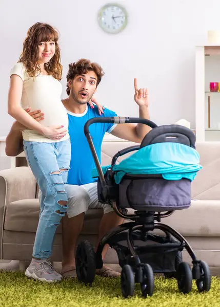 Young Parents Baby Expecting New Arrival — Stock Photo, Image