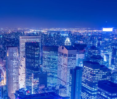 Günbatımında New York Manhattan 'ın gece manzarası