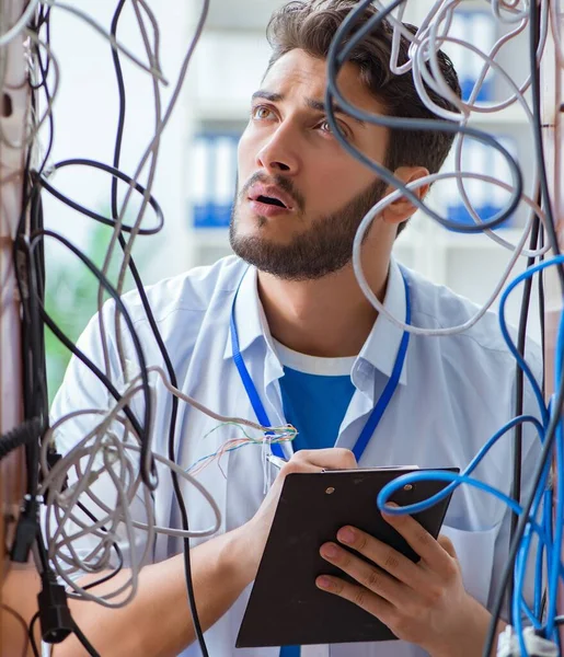 Electrician Trying Untangle Wires Repair Concept — Stock Photo, Image