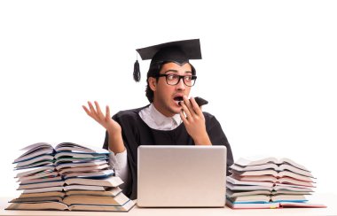 Beyaz tenli yakışıklı öğrenci.