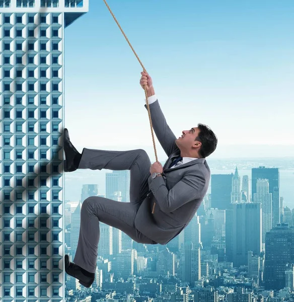 Affärsmannen Utmaning Koncept Klättring Skyskrapa — Stockfoto