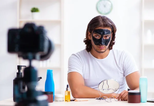 Young Cosmetician Recording Video His Blog — Stock Photo, Image