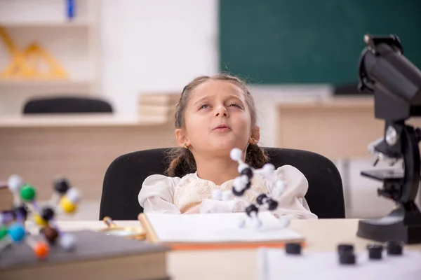 Little Girl Studying Classroom — Stock Photo, Image