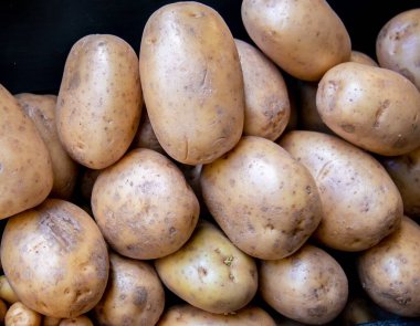 The potatoes at the market display