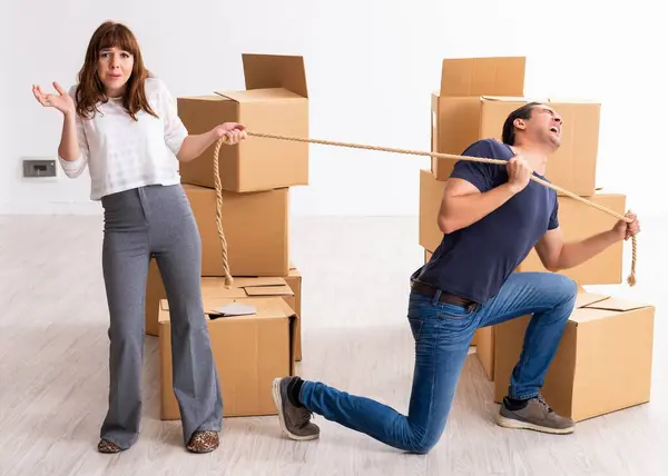 Young Pair Many Boxes Divorce Settlement Concept — Stock Photo, Image