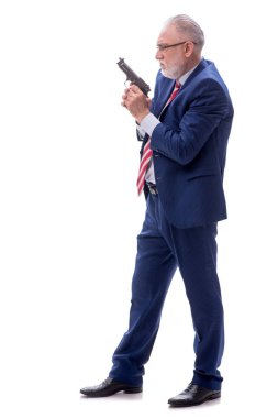 Silahlı, yaşlı bir polis memuru beyazları soyutladı.