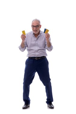 Eski patronun elinde kredi kartı var.