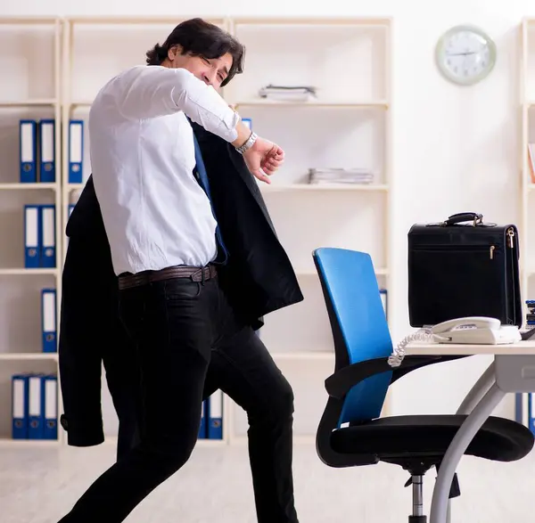 Young Male Employee Office Time Management Concept — Stock Photo, Image