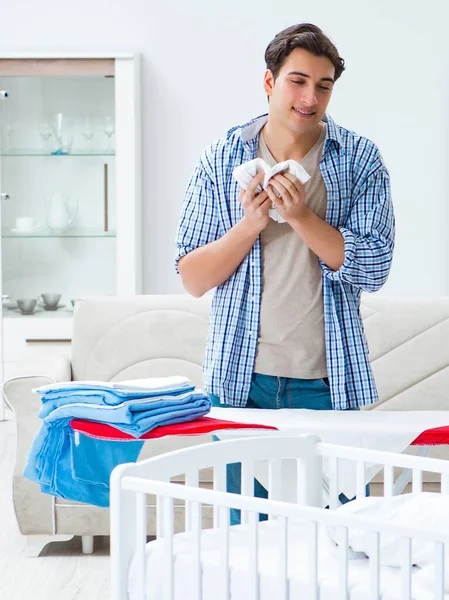 Young Dad Looking Newborn Baby — Stock Photo, Image