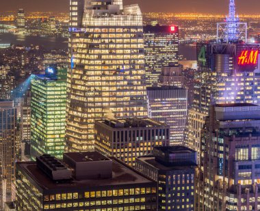 Günbatımında New York Manhattan 'ın gece manzarası