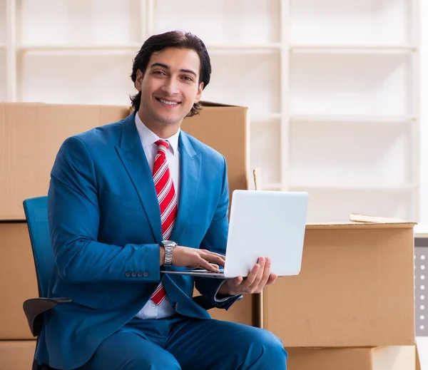 Young Handsome Businessman Moving New Workplace — Stock Photo, Image