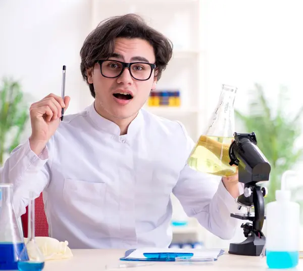 Young Male Biochemist Working Lab — Stock Photo, Image