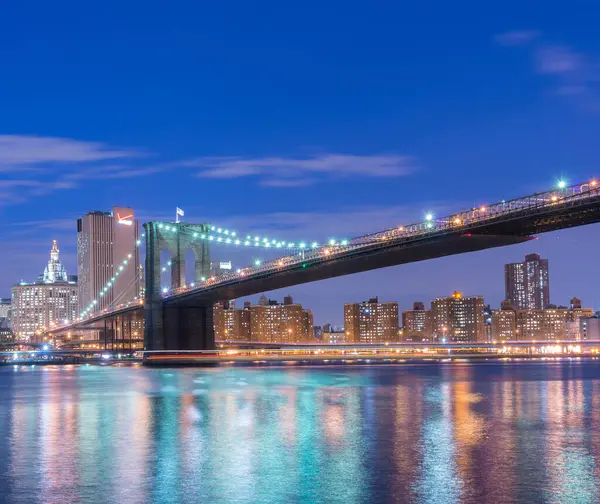Het Avond Uitzicht Van Manhattan Brooklyn Brug — Stockfoto