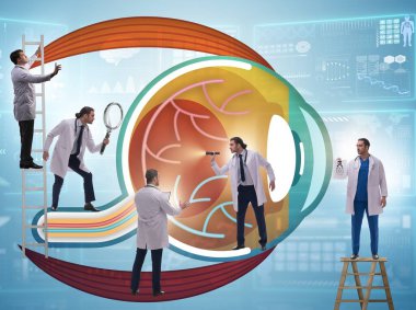 Tıbbi konseptte gözü inceleyen doktor.