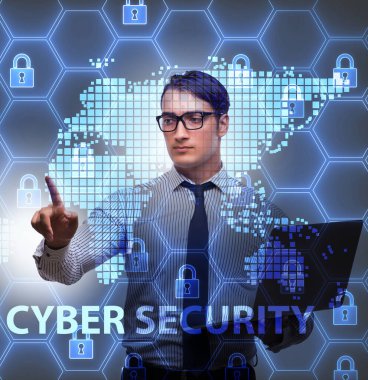 Dijital güvenlik kavramındaki adam düğmeye basıyor.