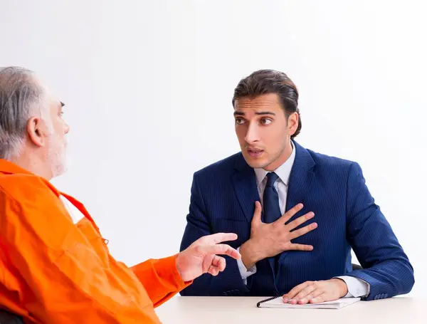 Old Captive Meeting Advocate Pretrial Detention — Stock Photo, Image