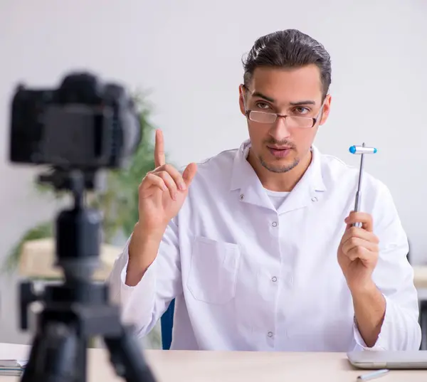 Young Male Doctor Neurologist Recording Video His Blog — Stock Photo, Image