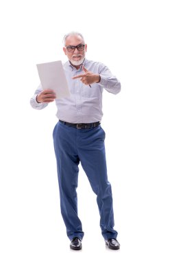 Eski patron beyaz üzerine izole edilmiş gazete okuyor.