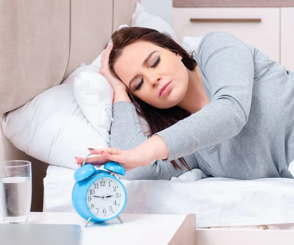 Young Woman Lying Bed Time Management Concept — Stock Photo, Image