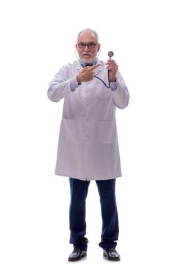 Yaşlı doktor beyazı izole etti.